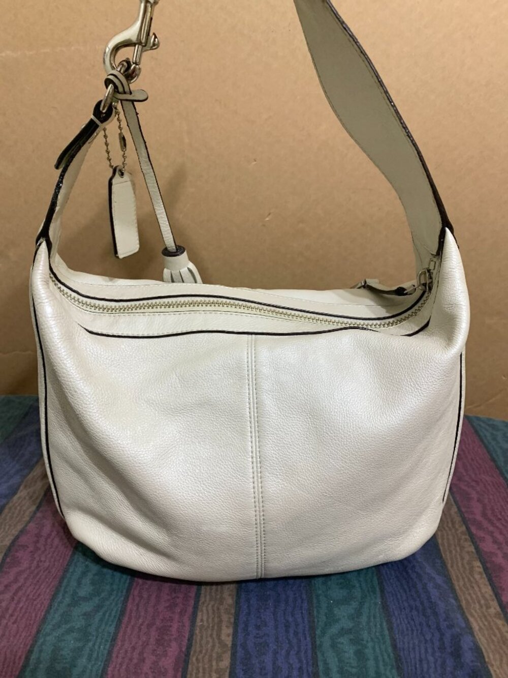 COACH White Pearlized Pebbled Leather AVERY Hobo F23960 - Picture 5 of 15